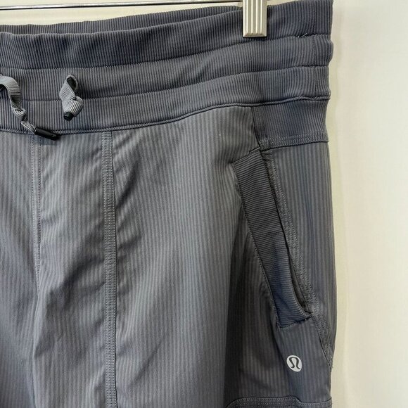 Lululemon Ruched Capri Pants Drawstring Waist and Hem Grey Color Ladies Size 8 - Picture 3 of 6